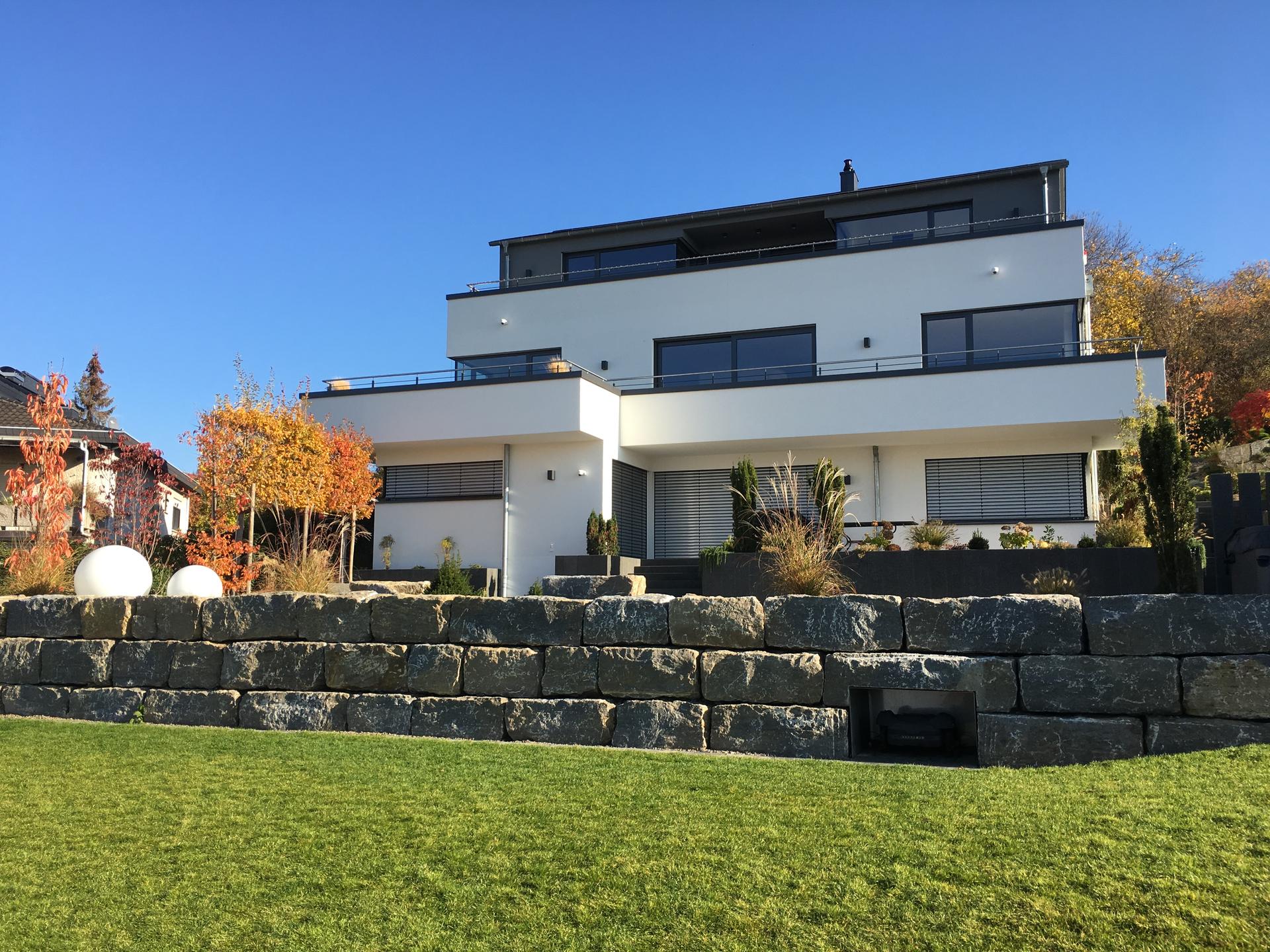 Errichtung eines Wohnhauses mit Tiefgarage