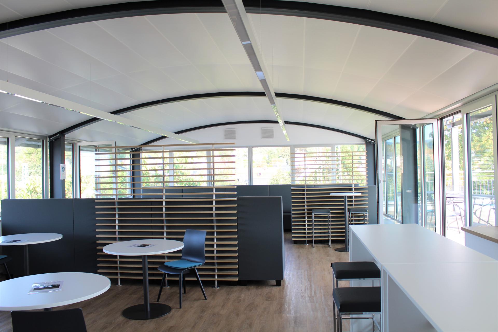 Erweiterung der Cafeteria und Errichtung einer Dachterrasse